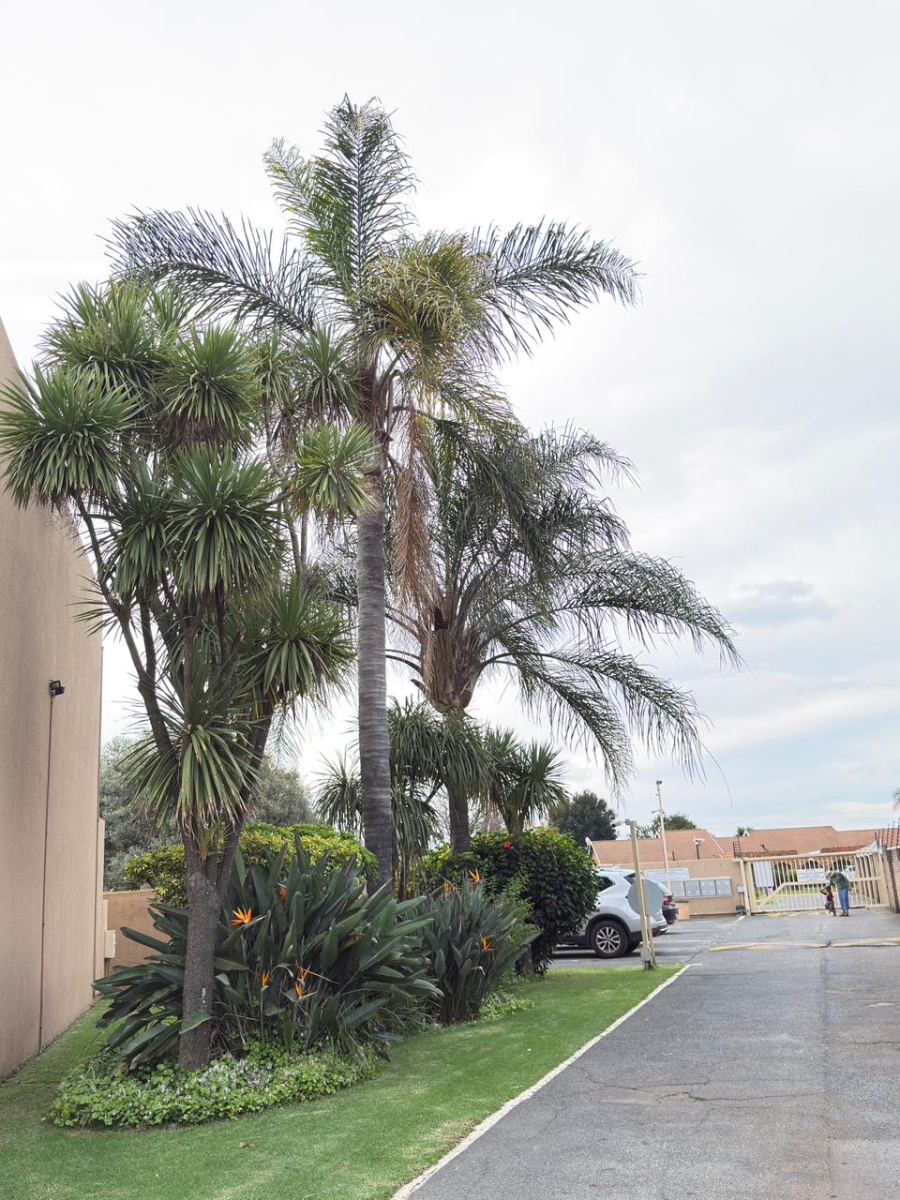 2 Bedroom Property for Sale in Edleen Gauteng