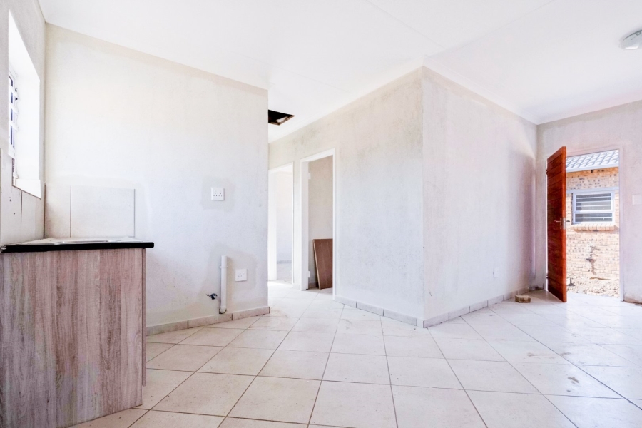 2 Bedroom Property for Sale in Olievenhoutbosch Gauteng