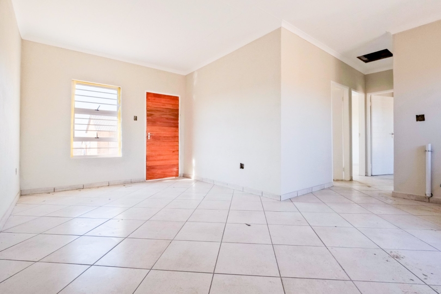 2 Bedroom Property for Sale in Olievenhoutbosch Gauteng