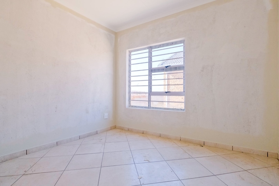 2 Bedroom Property for Sale in Olievenhoutbosch Gauteng