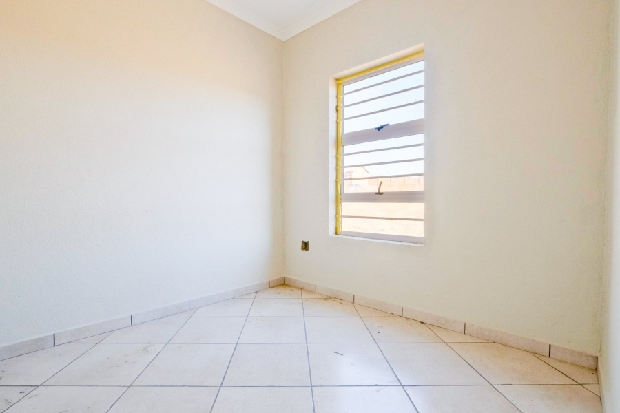 2 Bedroom Property for Sale in Olievenhoutbosch Gauteng