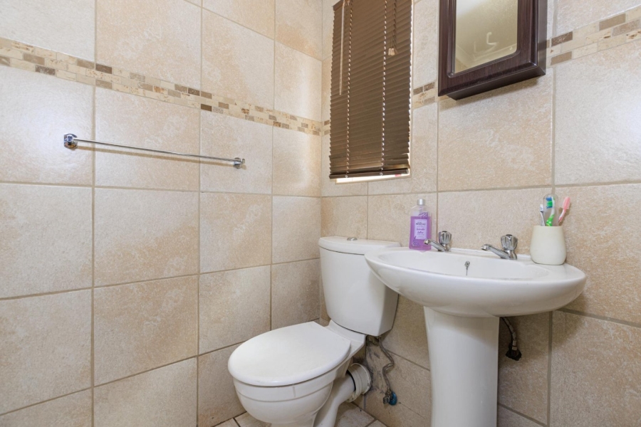 2 Bedroom Property for Sale in Groblerpark Gauteng