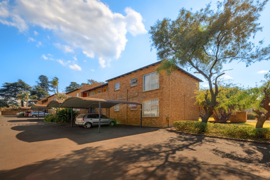 2 Bedroom Property for Sale in Groblerpark Gauteng