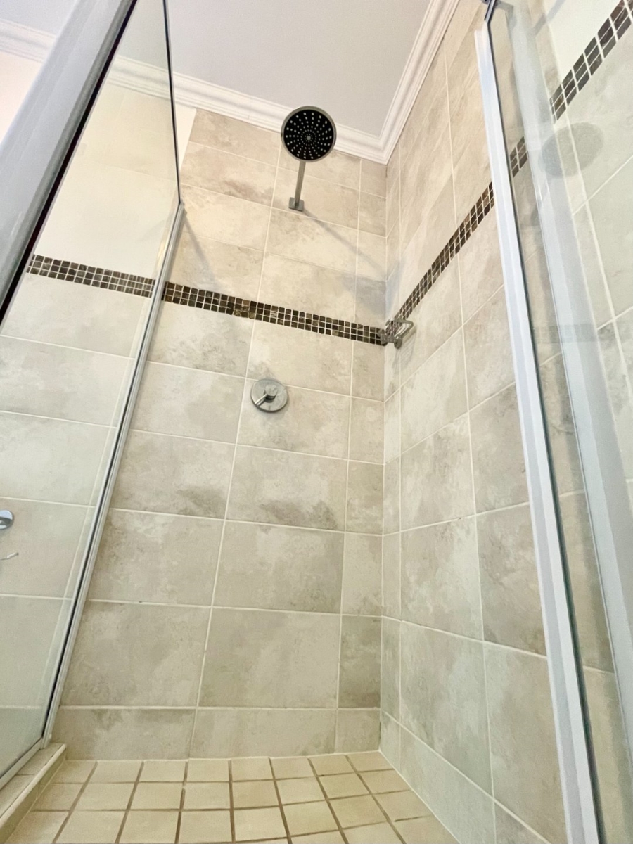 2 Bedroom Property for Sale in Saxonwold Gauteng