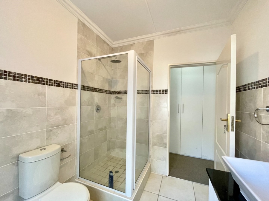 2 Bedroom Property for Sale in Saxonwold Gauteng