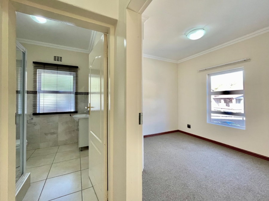 2 Bedroom Property for Sale in Saxonwold Gauteng