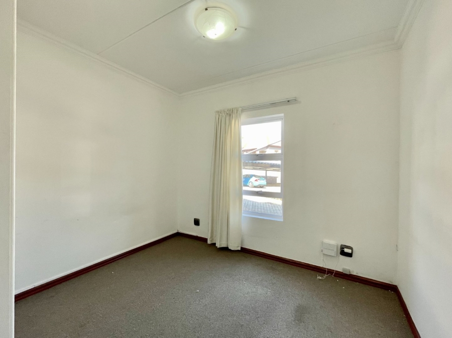 2 Bedroom Property for Sale in Saxonwold Gauteng