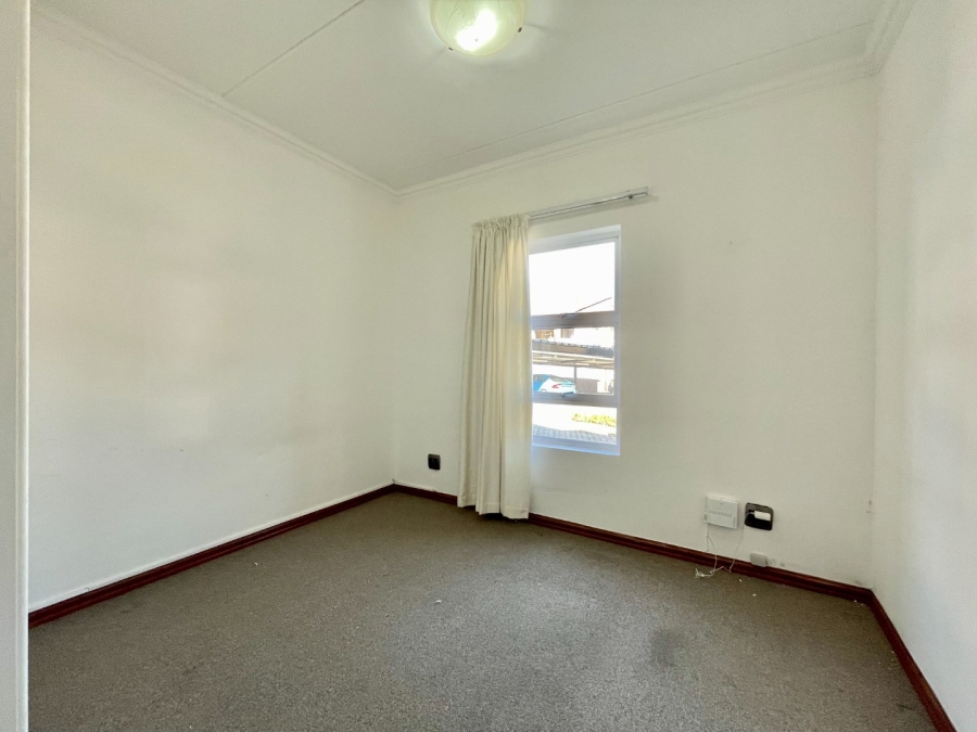 2 Bedroom Property for Sale in Saxonwold Gauteng