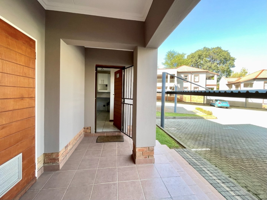 2 Bedroom Property for Sale in Saxonwold Gauteng