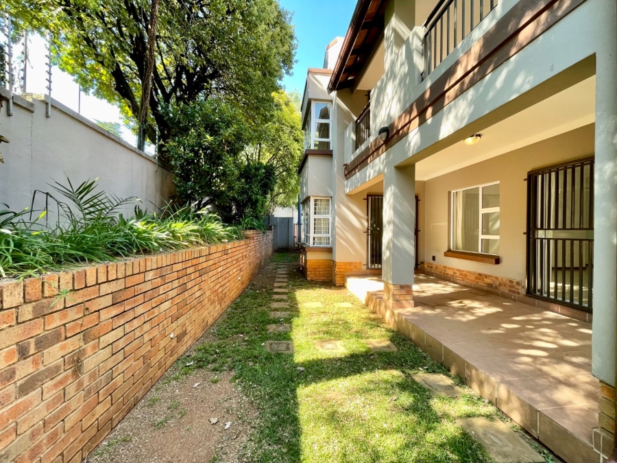 2 Bedroom Property for Sale in Saxonwold Gauteng