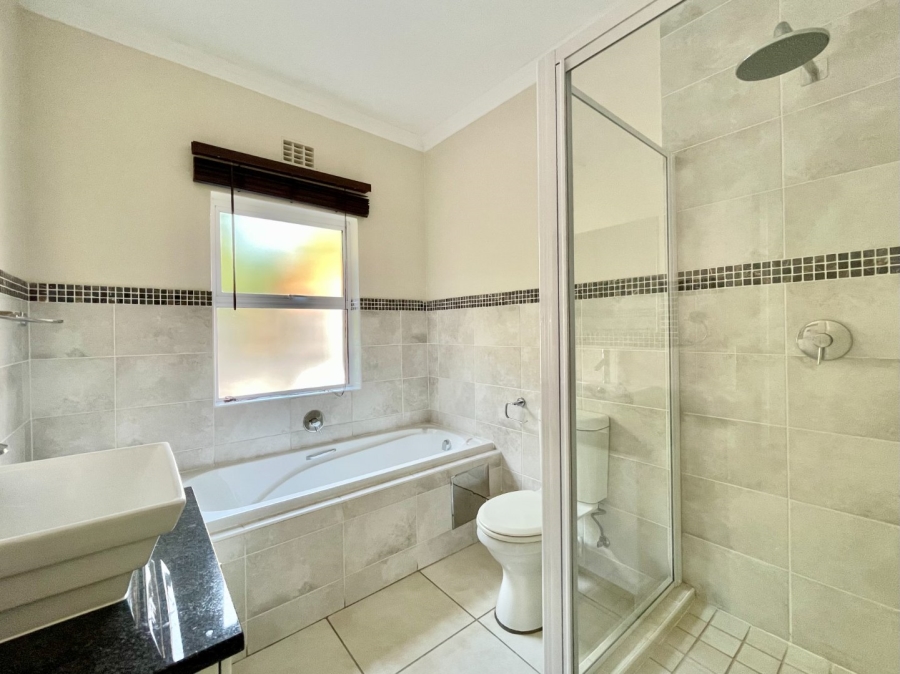 2 Bedroom Property for Sale in Saxonwold Gauteng