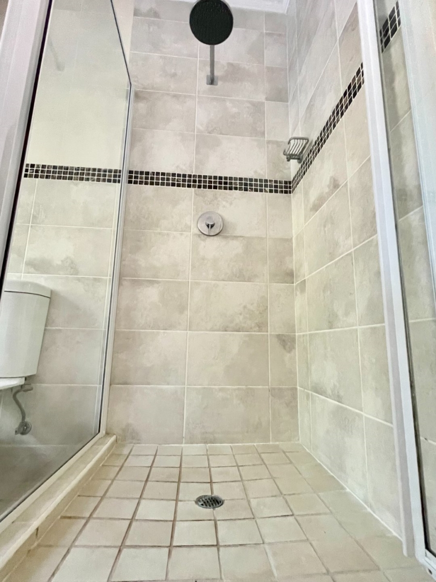 2 Bedroom Property for Sale in Saxonwold Gauteng