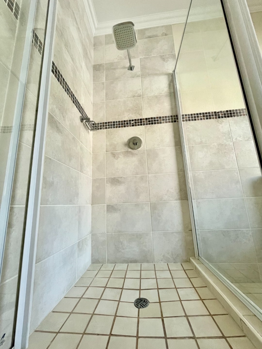 2 Bedroom Property for Sale in Saxonwold Gauteng