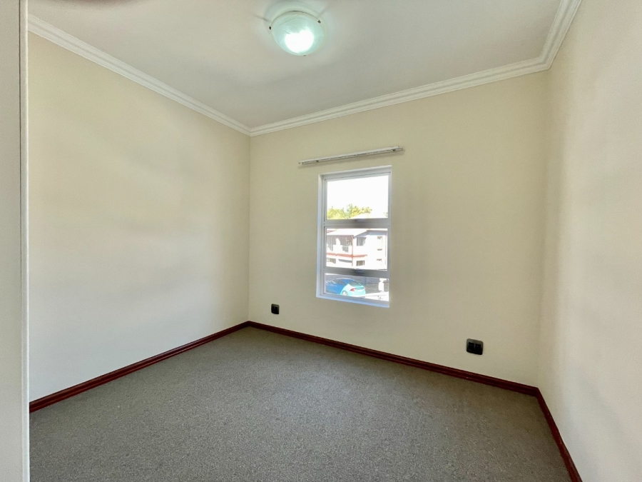 2 Bedroom Property for Sale in Saxonwold Gauteng