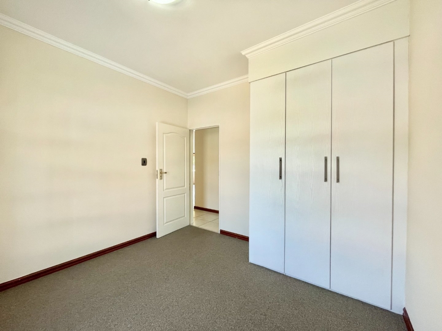 2 Bedroom Property for Sale in Saxonwold Gauteng