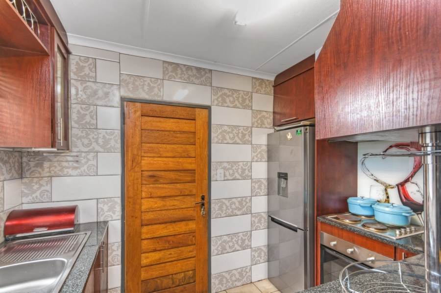 3 Bedroom Property for Sale in Kosmosdal Gauteng