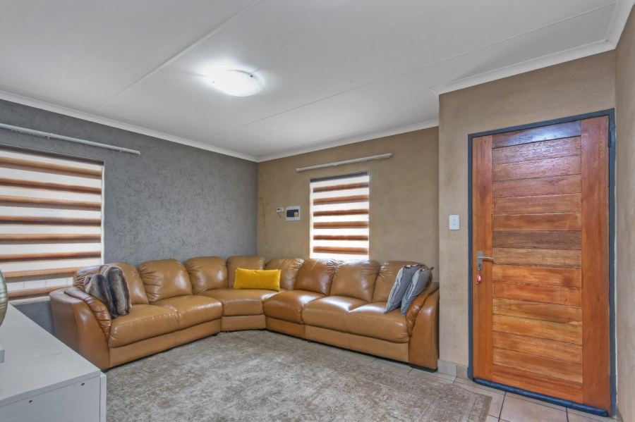 3 Bedroom Property for Sale in Kosmosdal Gauteng