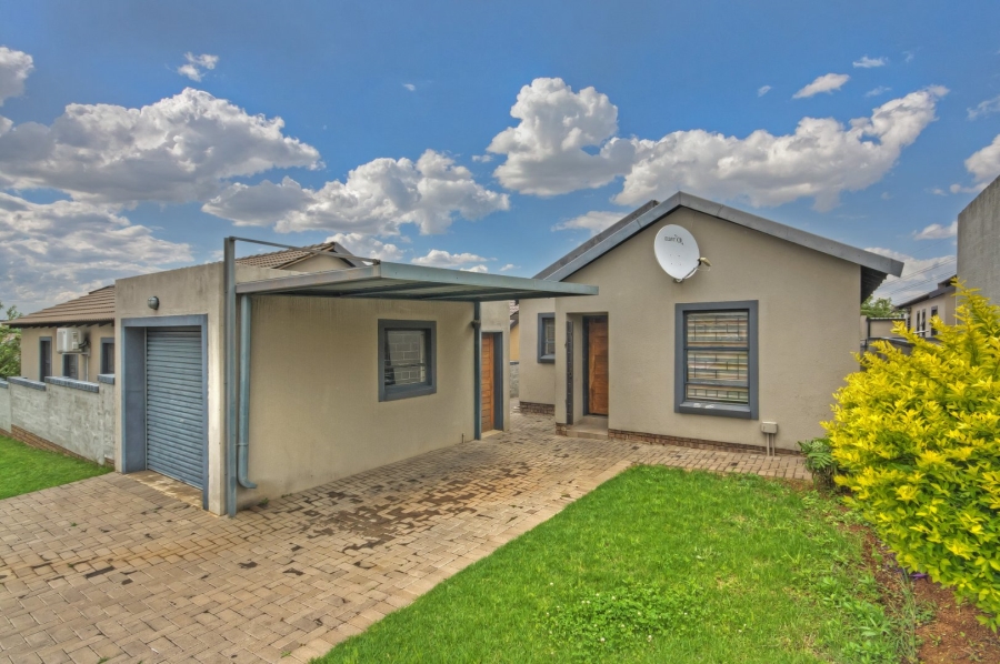 3 Bedroom Property for Sale in Kosmosdal Gauteng