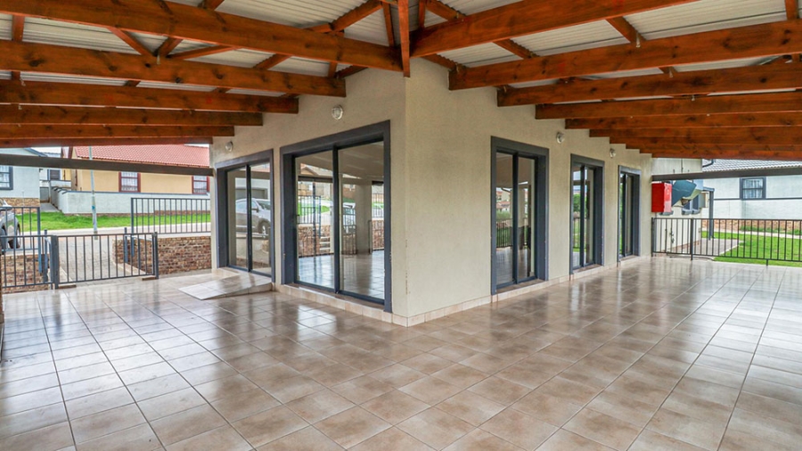 3 Bedroom Property for Sale in Kosmosdal Gauteng