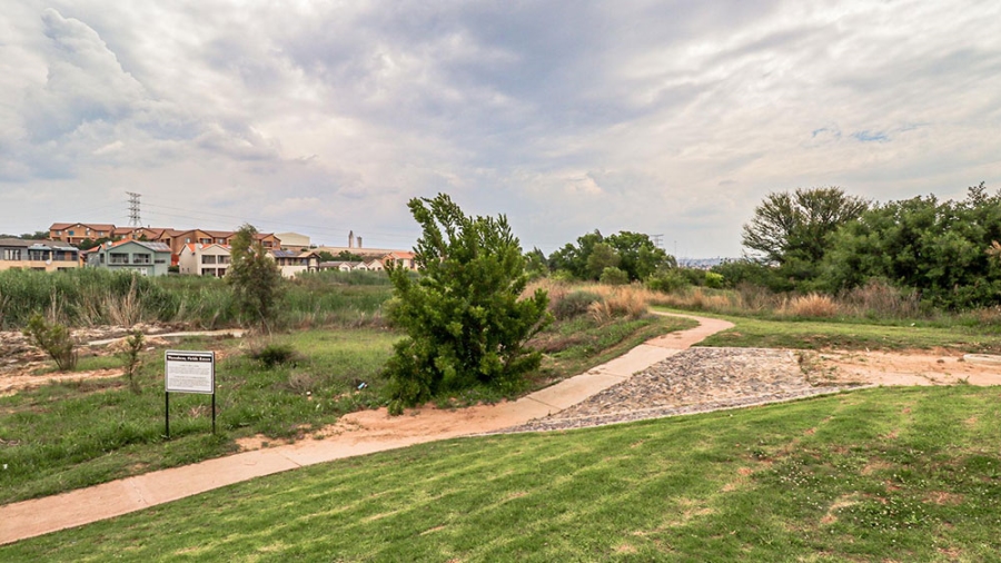 3 Bedroom Property for Sale in Kosmosdal Gauteng