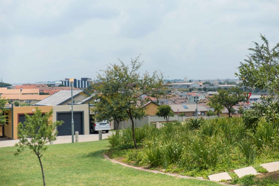 3 Bedroom Property for Sale in Kosmosdal Gauteng