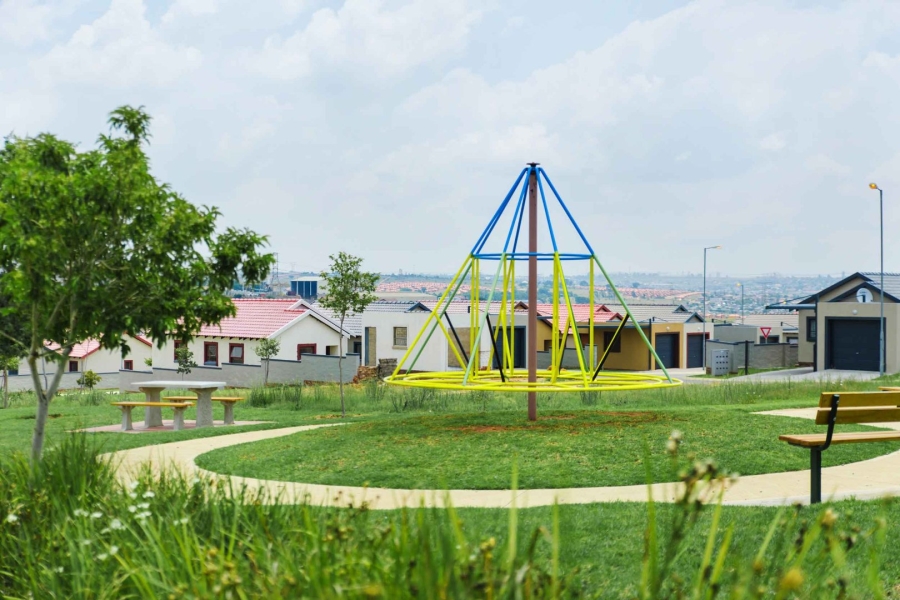 3 Bedroom Property for Sale in Kosmosdal Gauteng