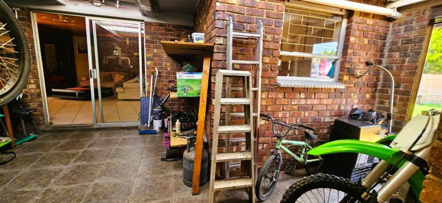 4 Bedroom Property for Sale in Ferryvale Gauteng