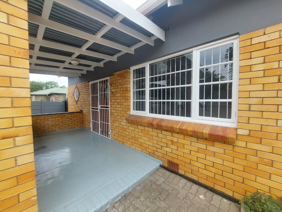 To Let commercial Property for Rent in Greenside Gauteng