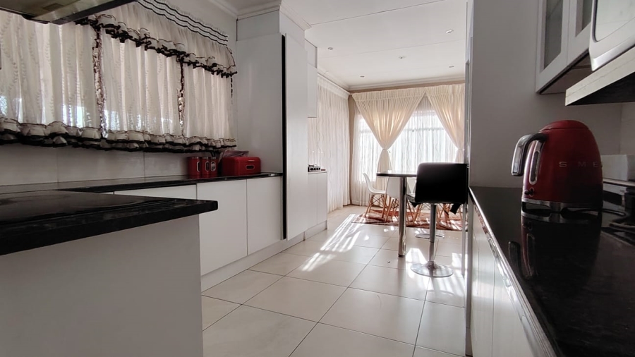 4 Bedroom Property for Sale in Risiville Gauteng