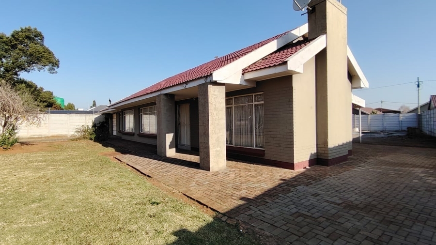 4 Bedroom Property for Sale in Risiville Gauteng
