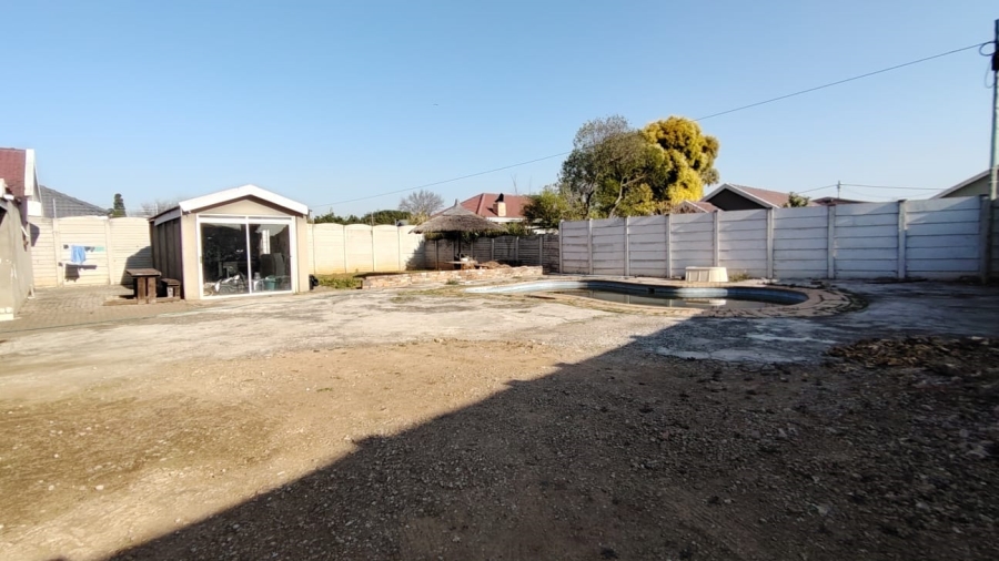 4 Bedroom Property for Sale in Risiville Gauteng