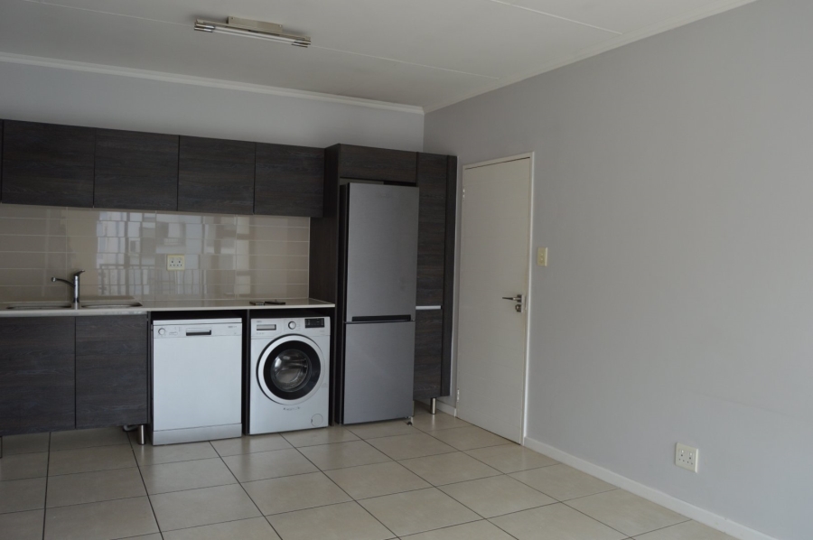 To Let 1 Bedroom Property for Rent in Bryanston Gauteng