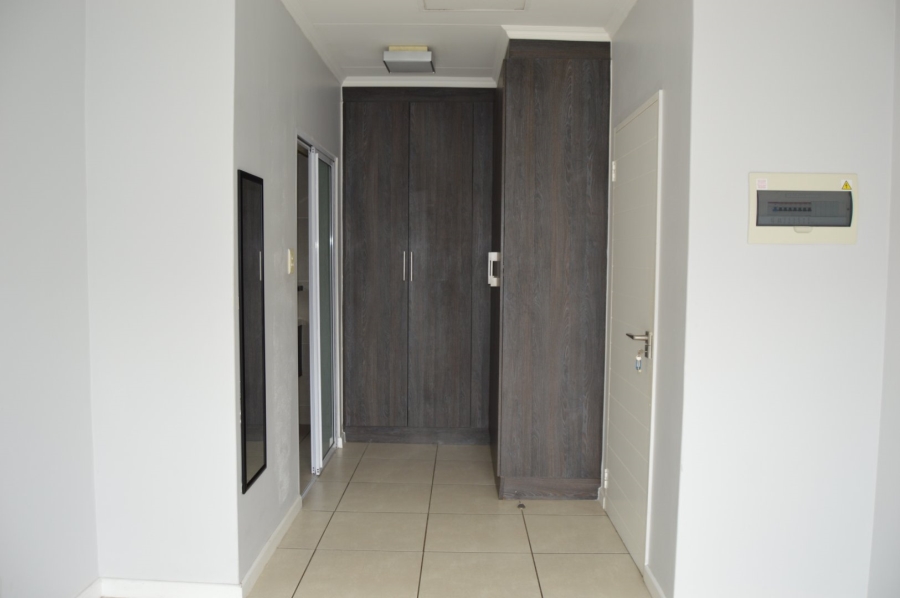 To Let 1 Bedroom Property for Rent in Bryanston Gauteng
