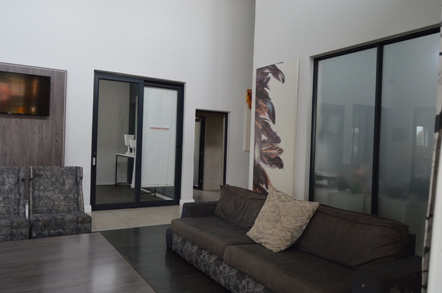 To Let 1 Bedroom Property for Rent in Bryanston Gauteng