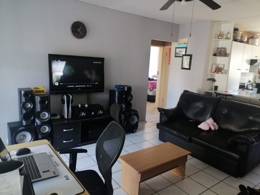 2 Bedroom Property for Sale in Vorna Valley Gauteng