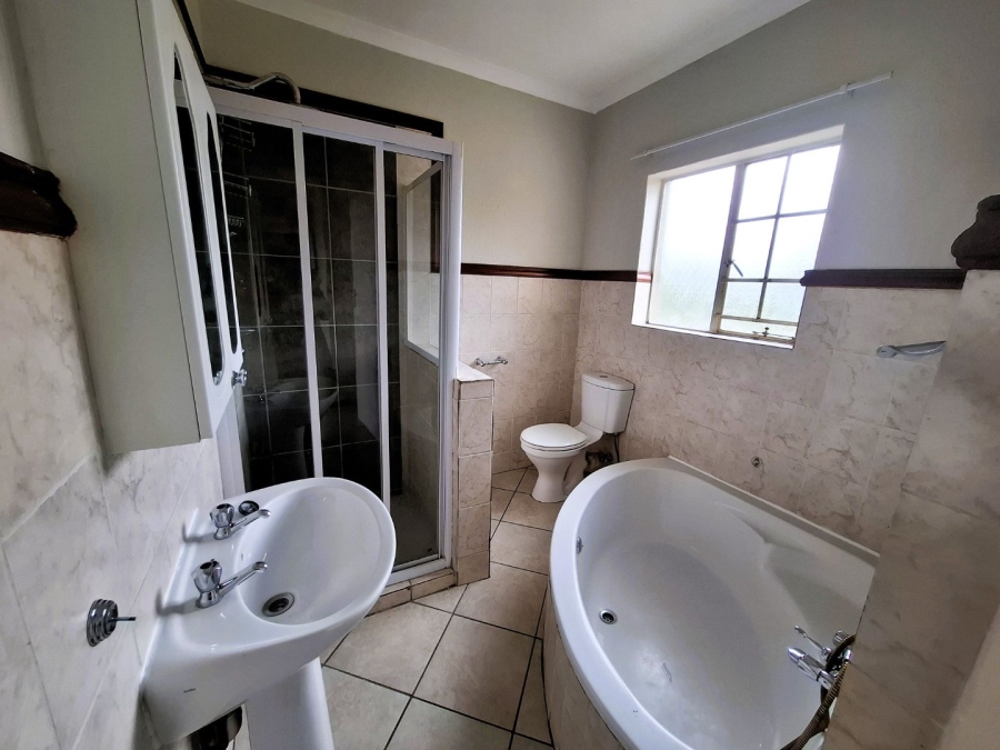 To Let 3 Bedroom Property for Rent in La Montagne Gauteng