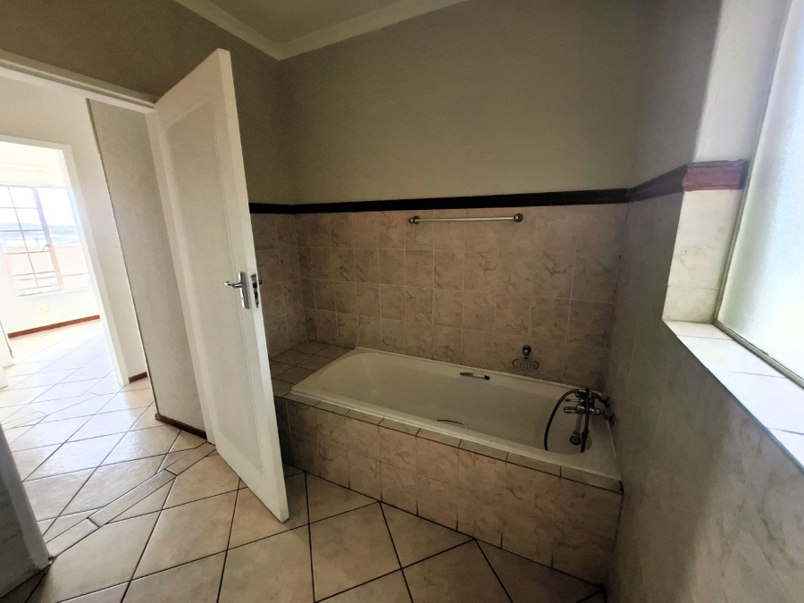 To Let 3 Bedroom Property for Rent in La Montagne Gauteng