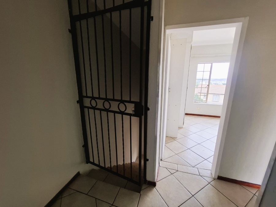 To Let 3 Bedroom Property for Rent in La Montagne Gauteng
