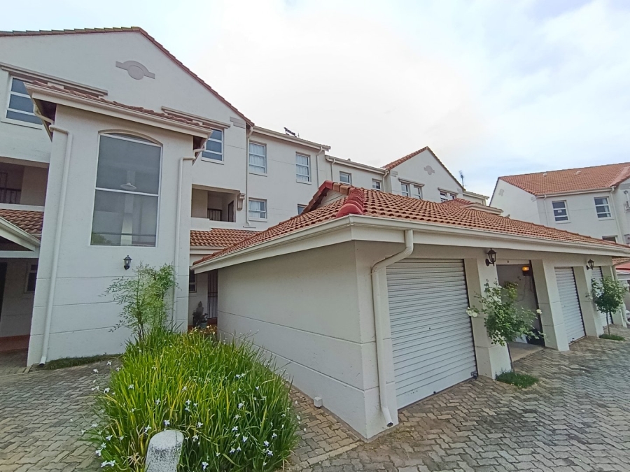 2 Bedroom Property for Sale in Illovo Gauteng