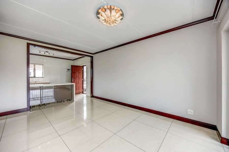 To Let 2 Bedroom Property for Rent in Maroeladal Gauteng