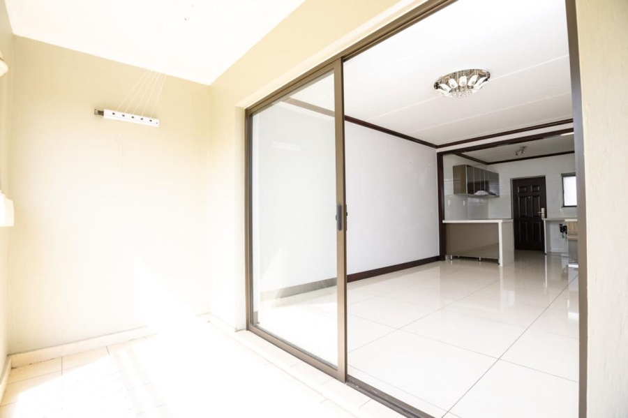 To Let 2 Bedroom Property for Rent in Maroeladal Gauteng