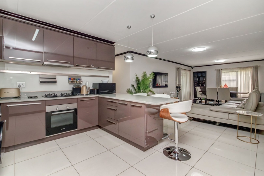 3 Bedroom Property for Sale in Broadacres Gauteng