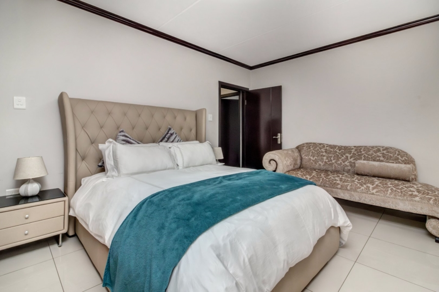 3 Bedroom Property for Sale in Broadacres Gauteng