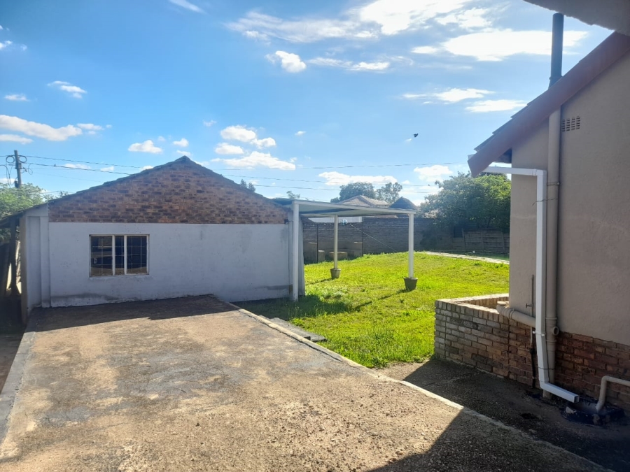 4 Bedroom Property for Sale in Kibler Park Gauteng