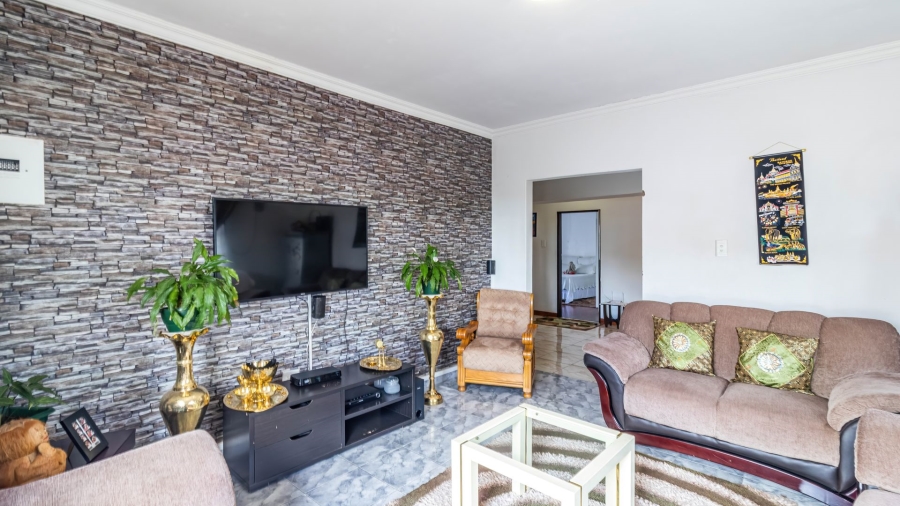 6 Bedroom Property for Sale in Lenasia South Gauteng