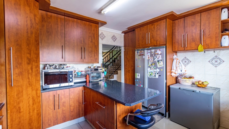 6 Bedroom Property for Sale in Lenasia South Gauteng