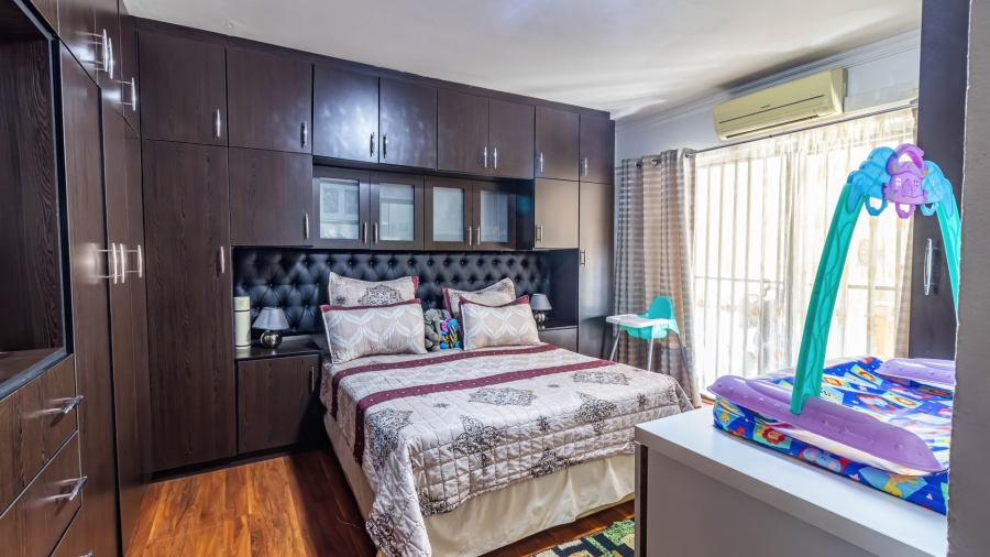 6 Bedroom Property for Sale in Lenasia South Gauteng