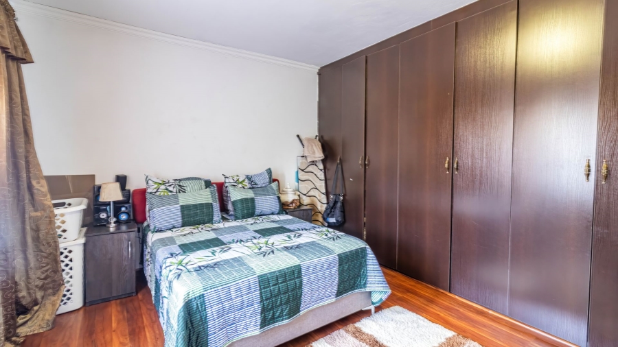 6 Bedroom Property for Sale in Lenasia South Gauteng