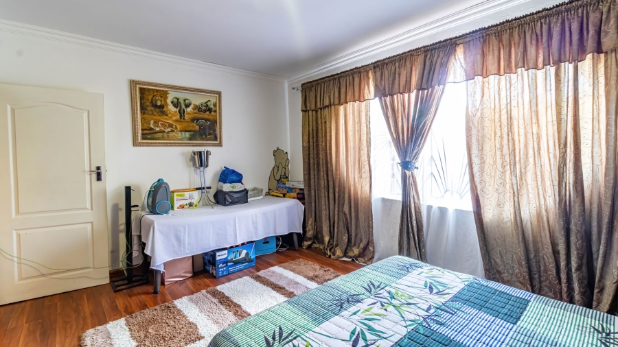 6 Bedroom Property for Sale in Lenasia South Gauteng