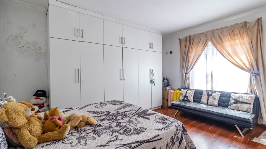 6 Bedroom Property for Sale in Lenasia South Gauteng